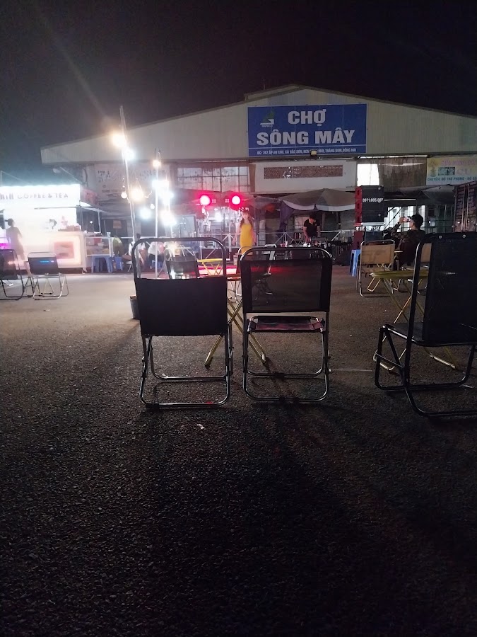 Chợ chiều sông mây