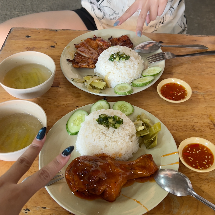 Cơm tấm sườn nướng mật ong( như y)