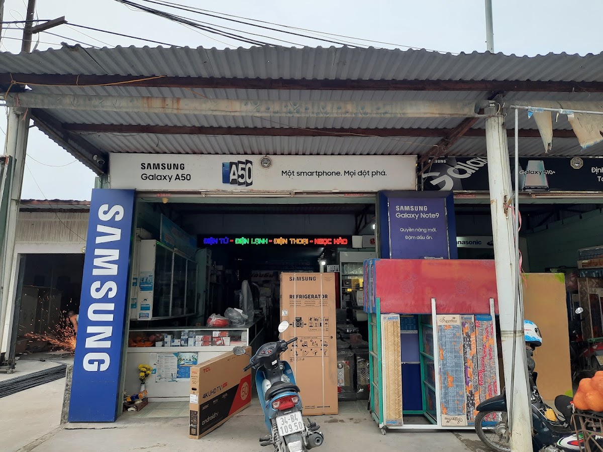 Máy Tính, Camera Hoàng Ngọc