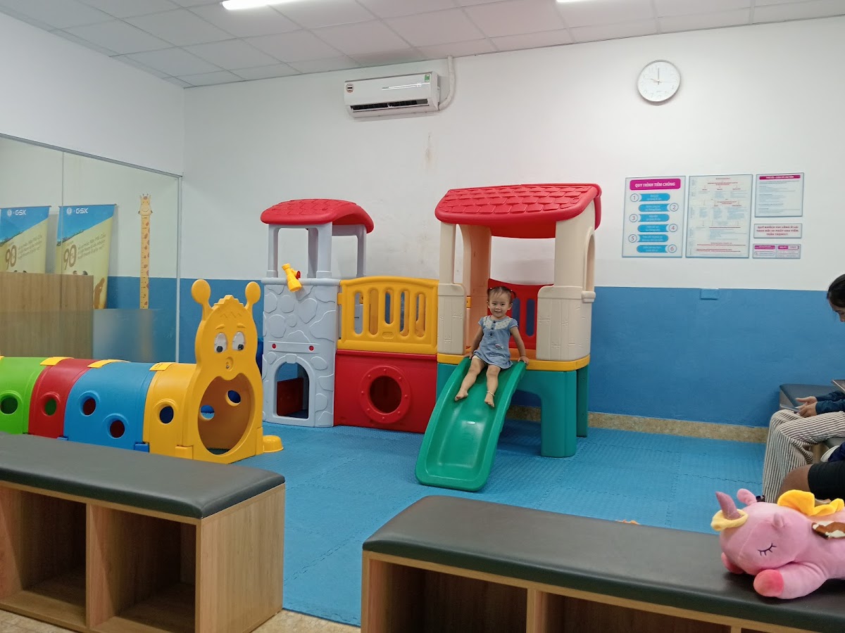 Phòng tiêm vắc xin TH Care Cầu Lồi