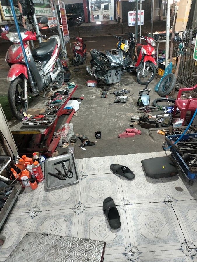 Tiệm Sửa Xe máy ,Hoài Ân Fi