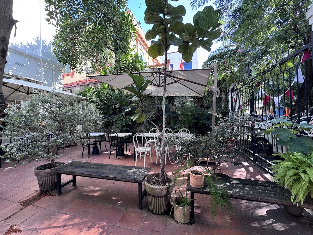 1986 Cafe & Bakes - 20 Hồ Xuân Hương