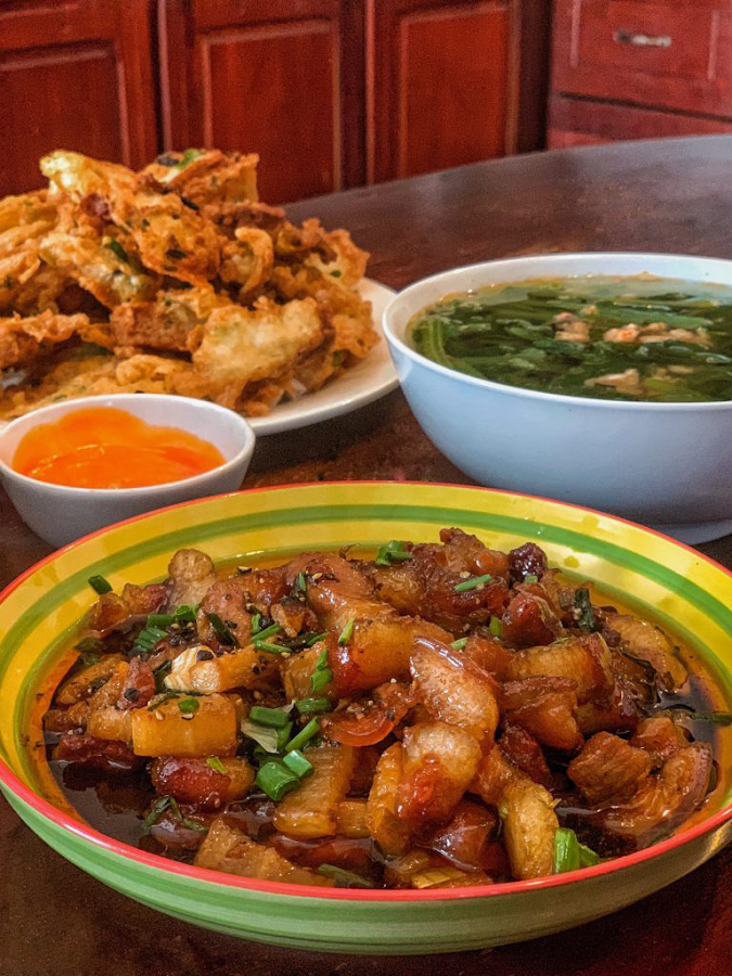 Quán cơm trưa bình dân
