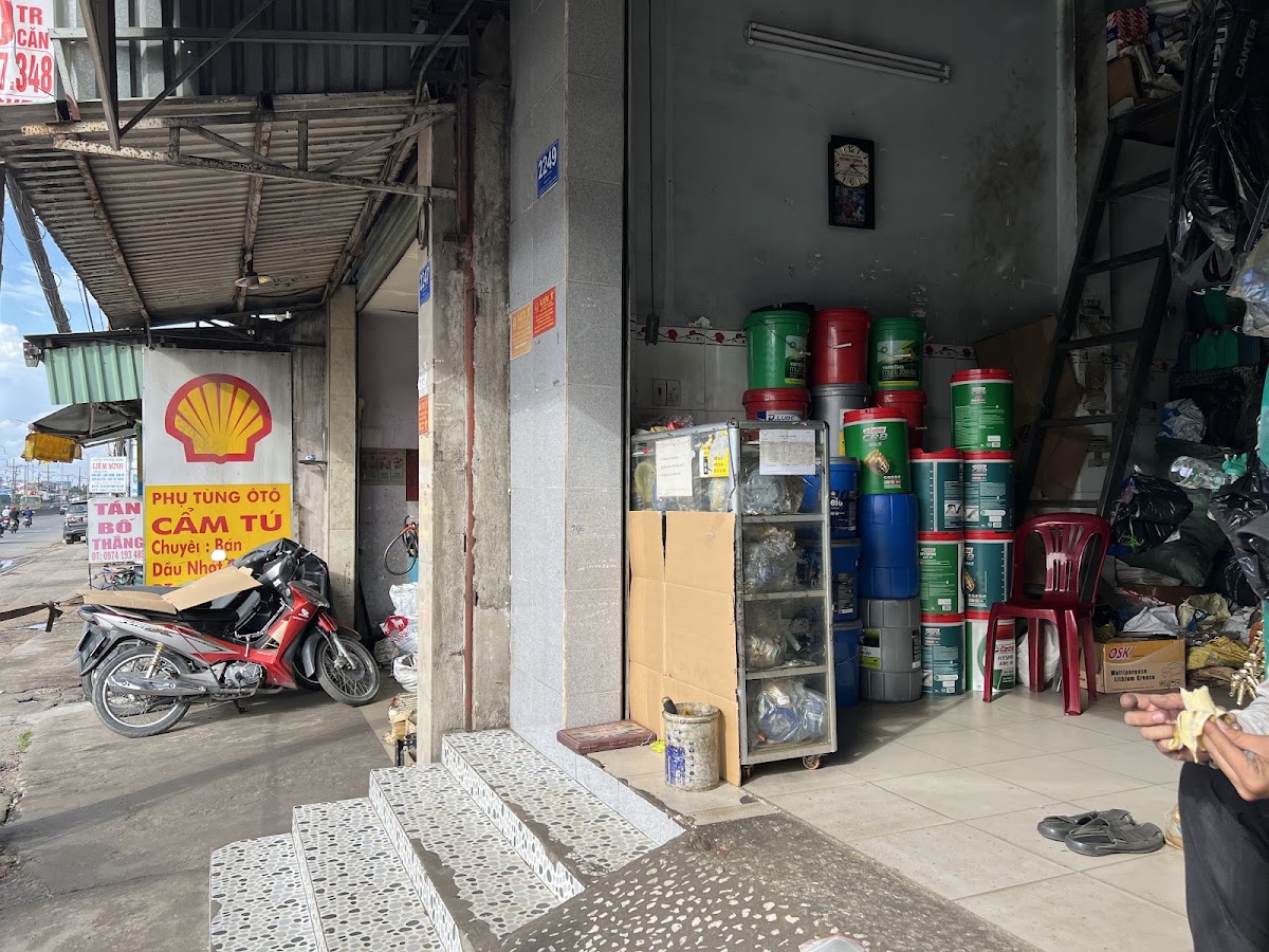 Cửa Hàng Phụ Tùng Ô Tô Cẩm Tú