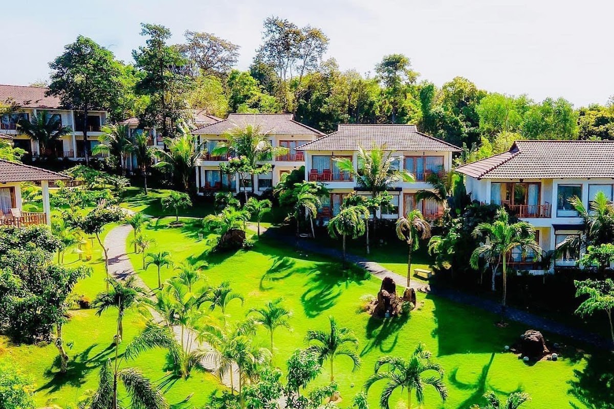 Camia Resort & Spa