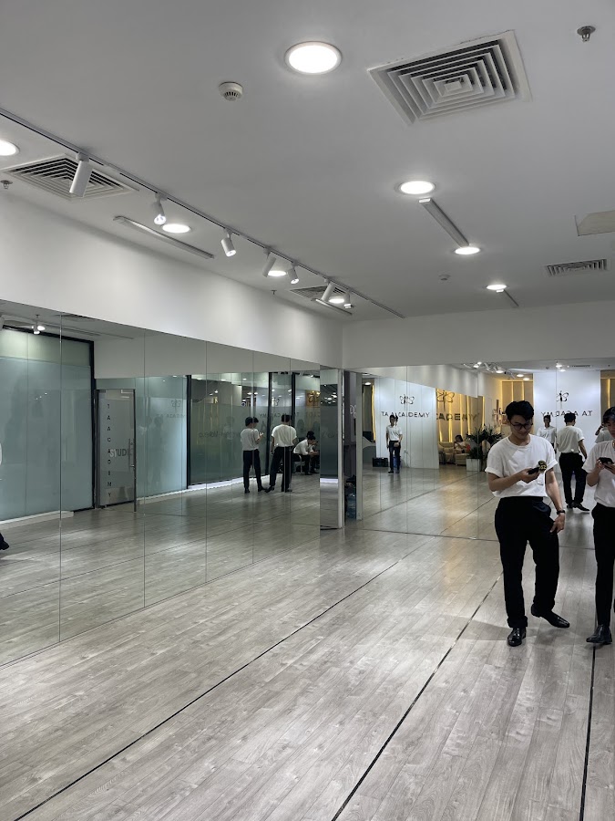 T.A ACADEMY - HỌC VIỆN ĐÀO TẠO PHONG THÁI, CATWALK