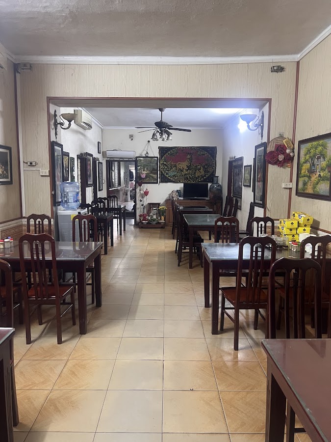 Quán phở, bún chả