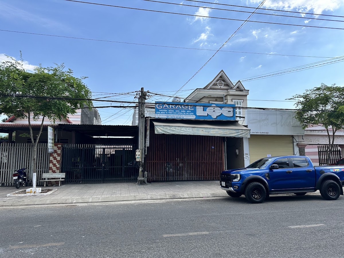Garage Ô Tô Hồng