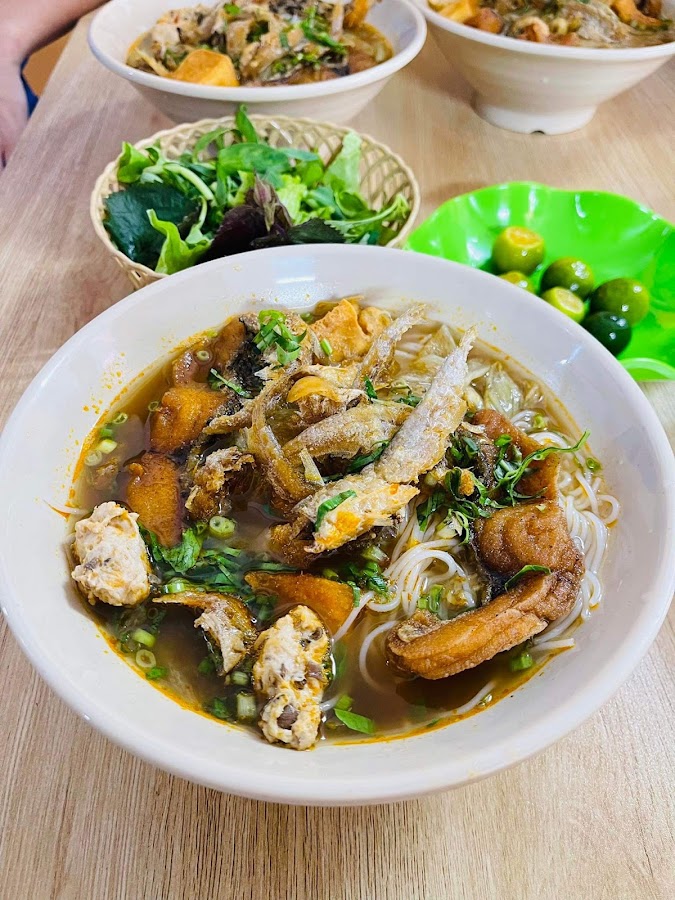 2 Anh béo (Bún cá cay Hải Phòng)