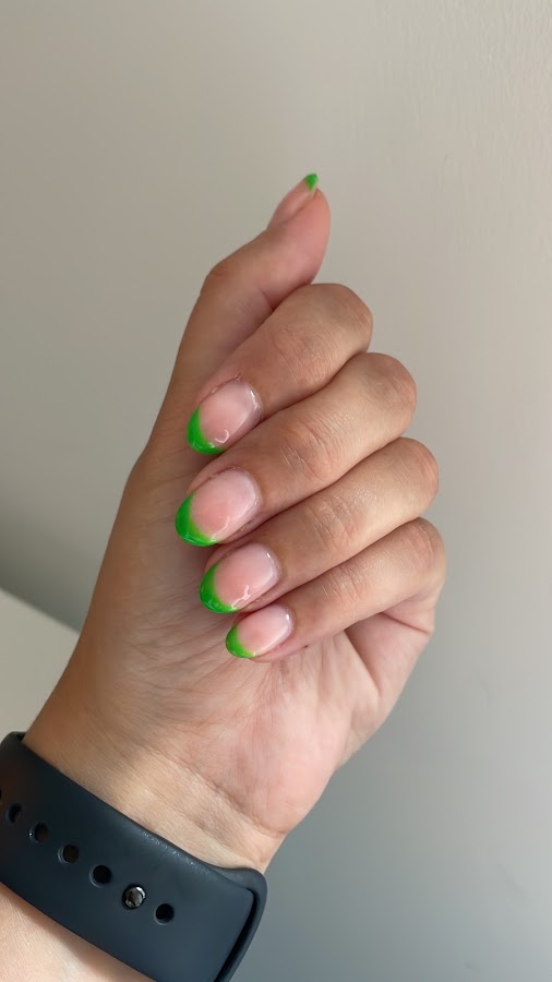E17 Nails