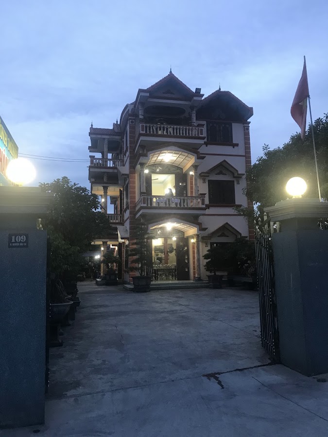 Nhà Hàng Minh Bốn