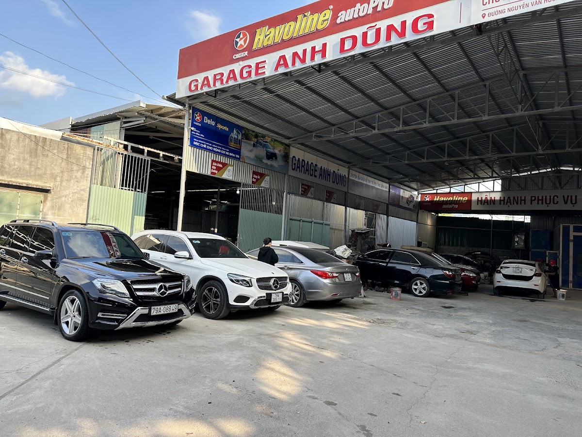 thợ sửa xe hơi DŨNG