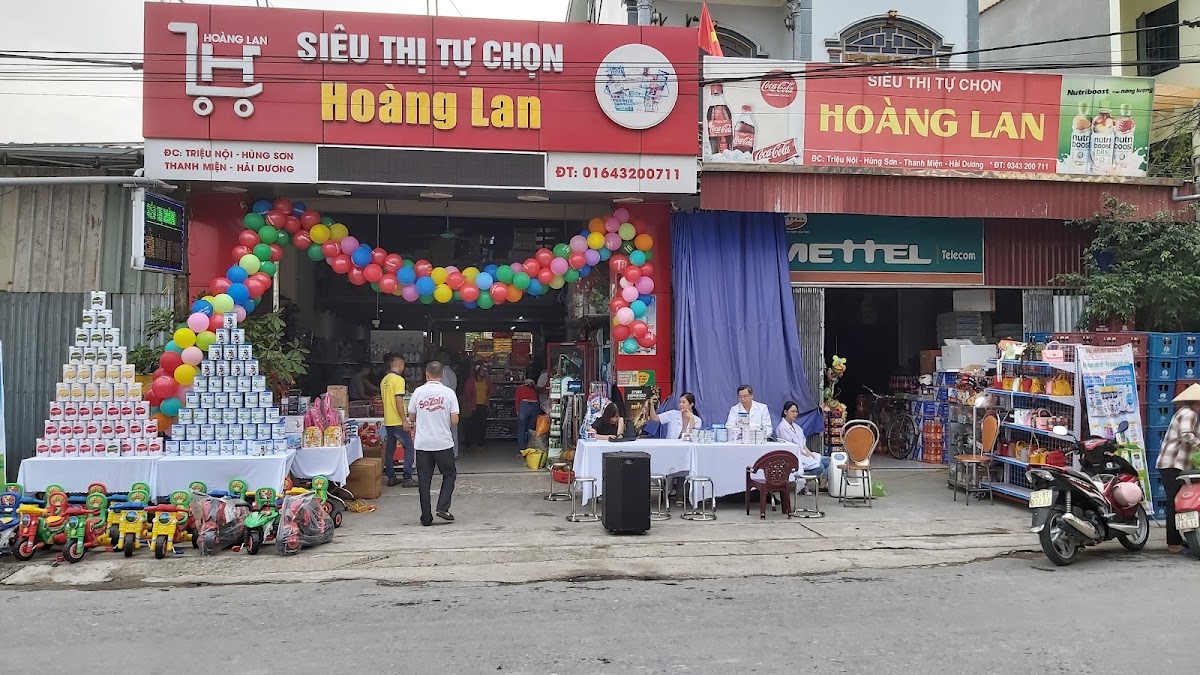 Cửa hàng tạp hóa Hoàng Lan