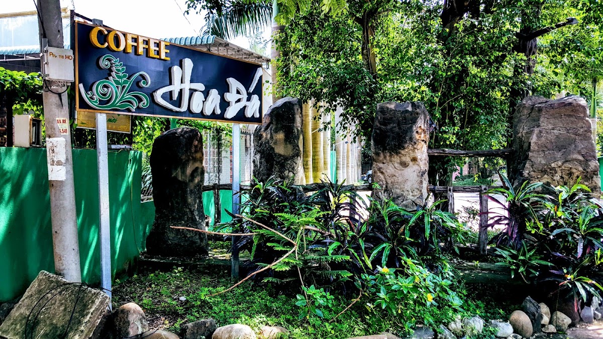 Cafe sân vườn HOA ĐÁ