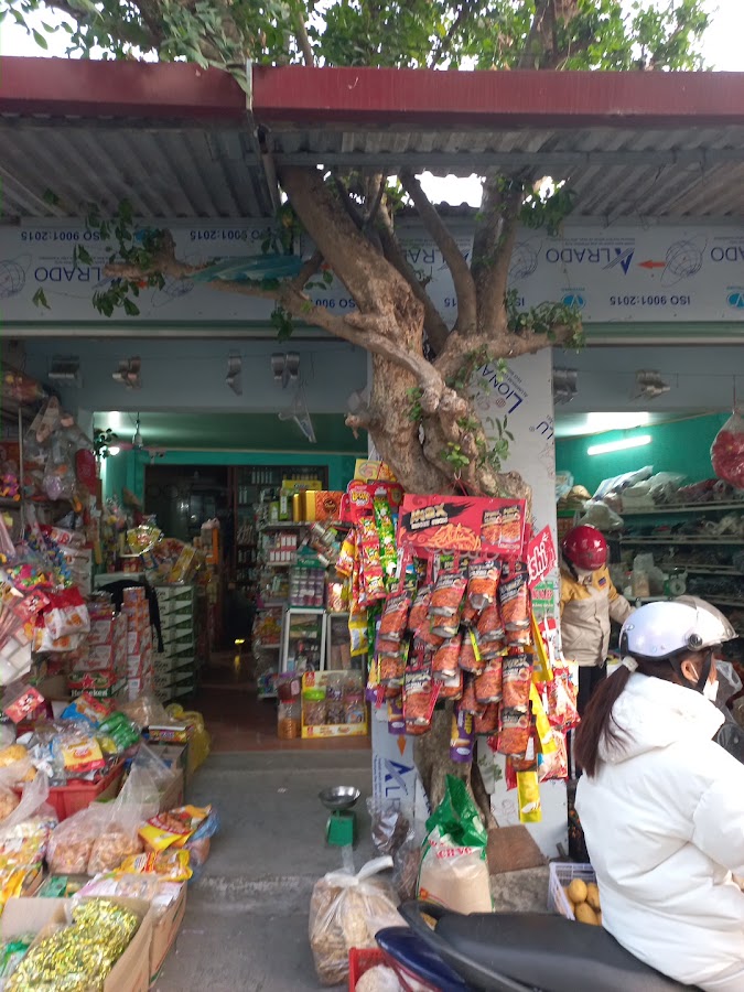 Cửa hàng Tuyến Dư