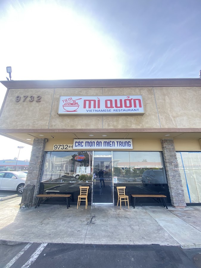 Tiệm Mì Quởn