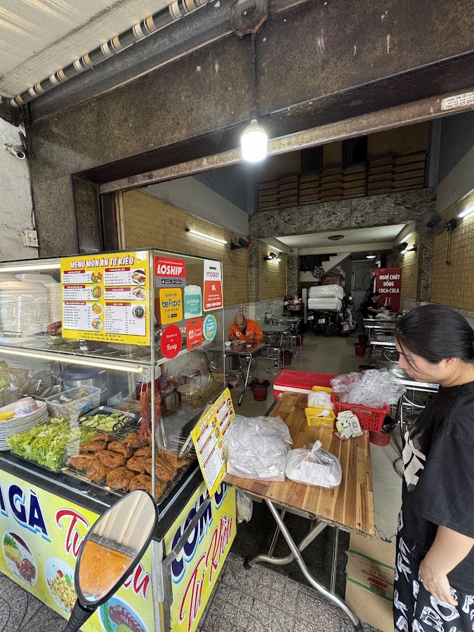 Cơm Gà Xối Mỡ Tư Kiều