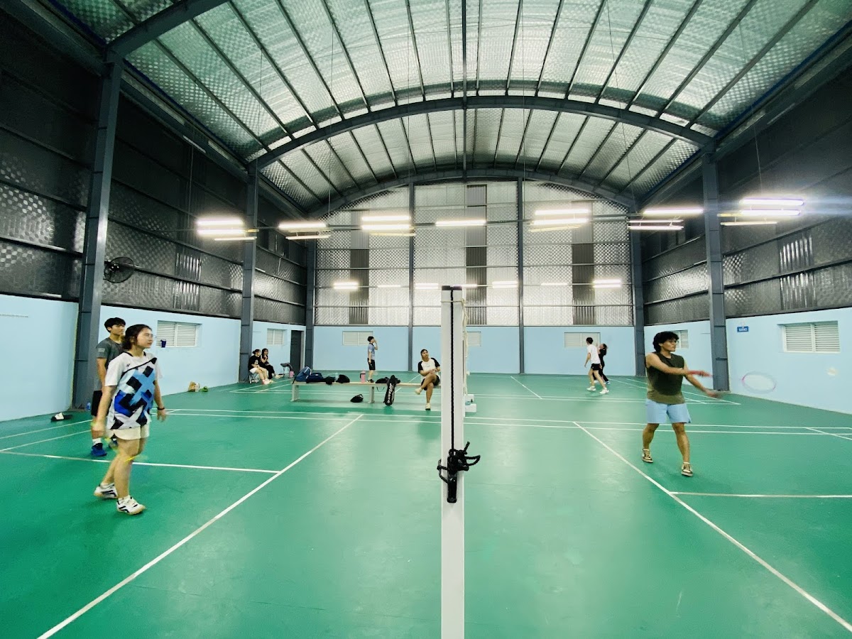 Sân Cầu Lông ĐH Kinh Tế Luật