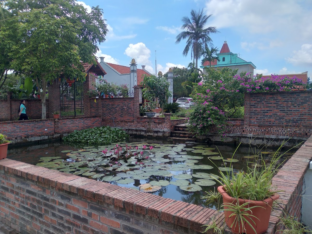 Nhà Văn hóa thôn La Tiến