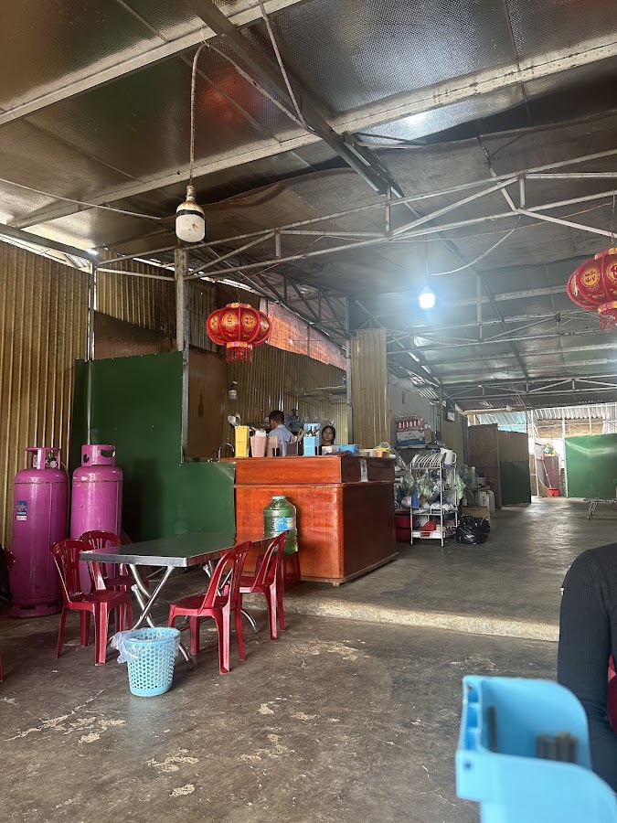 LẨU GÀ LÁ É TÀ NUNG