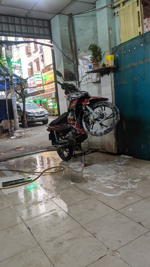 Rửa xe máy