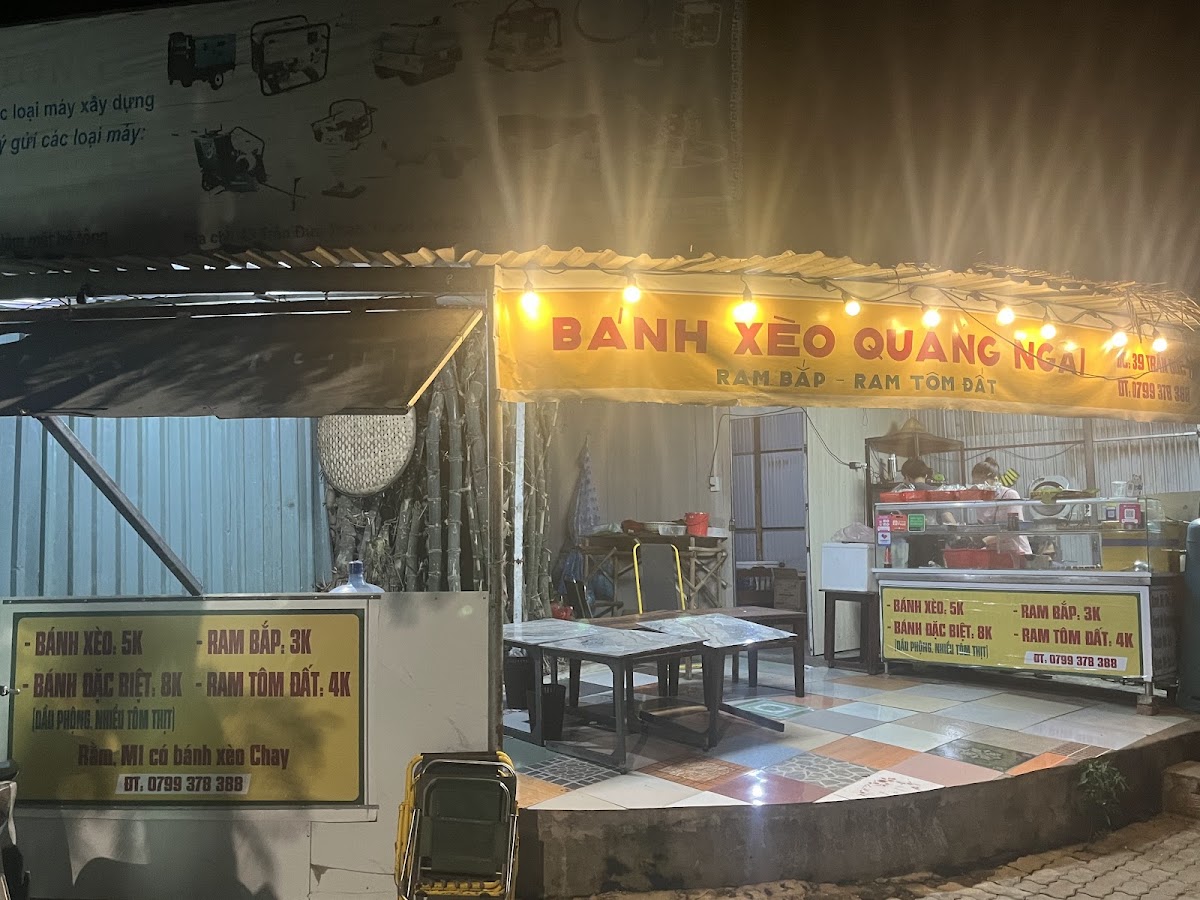 Bánh xèo Quảng Ngãi tại Đà Nẵng (fb Oanh Dinh)