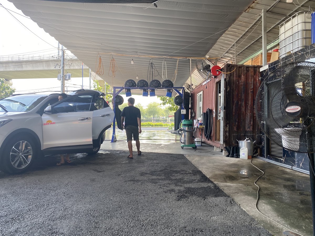 RỬA XE KHÔNG CHẠM