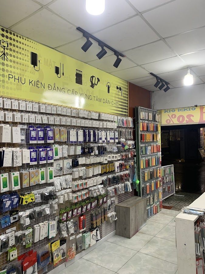 TRÙM PHỤ KIỆN