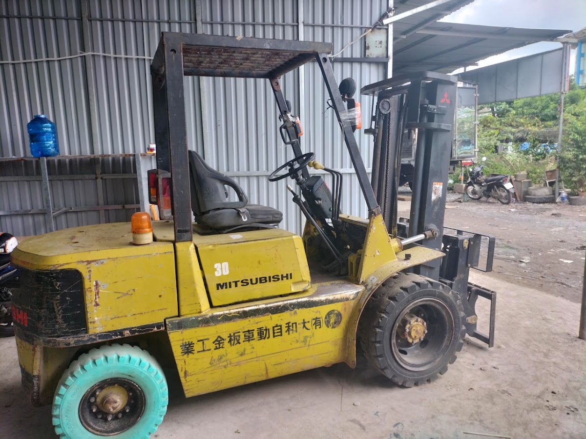 Sửa chữa và mua bán xe nâng