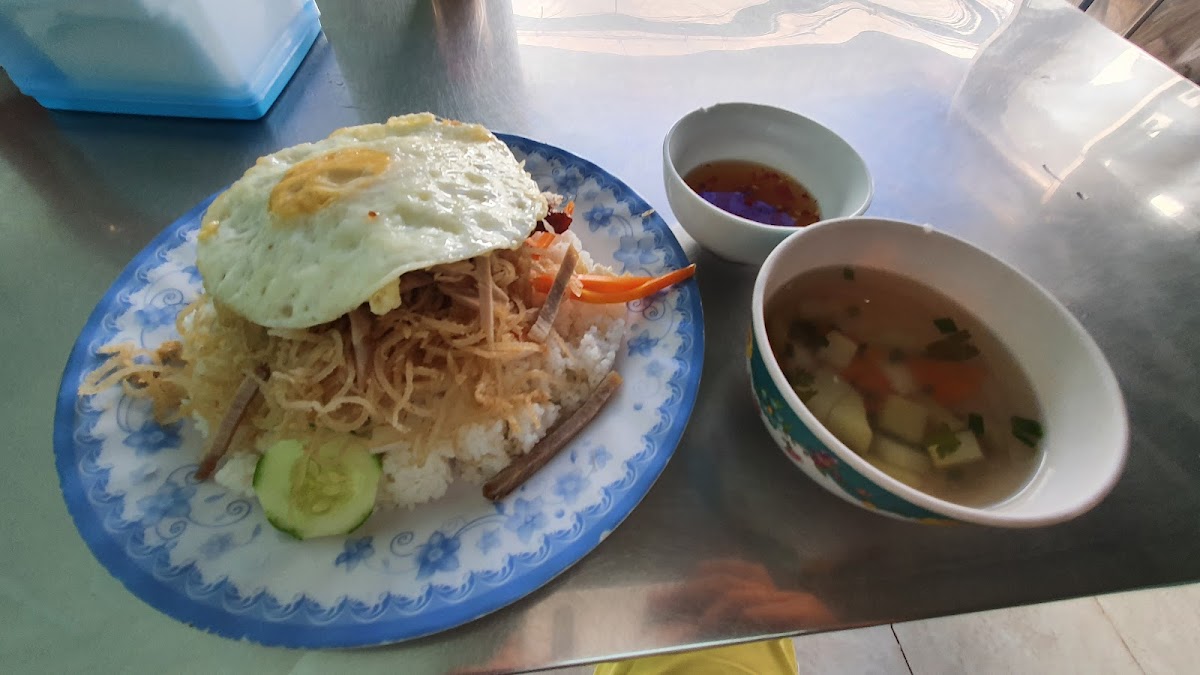 Hoàng Long Cơm Tấm