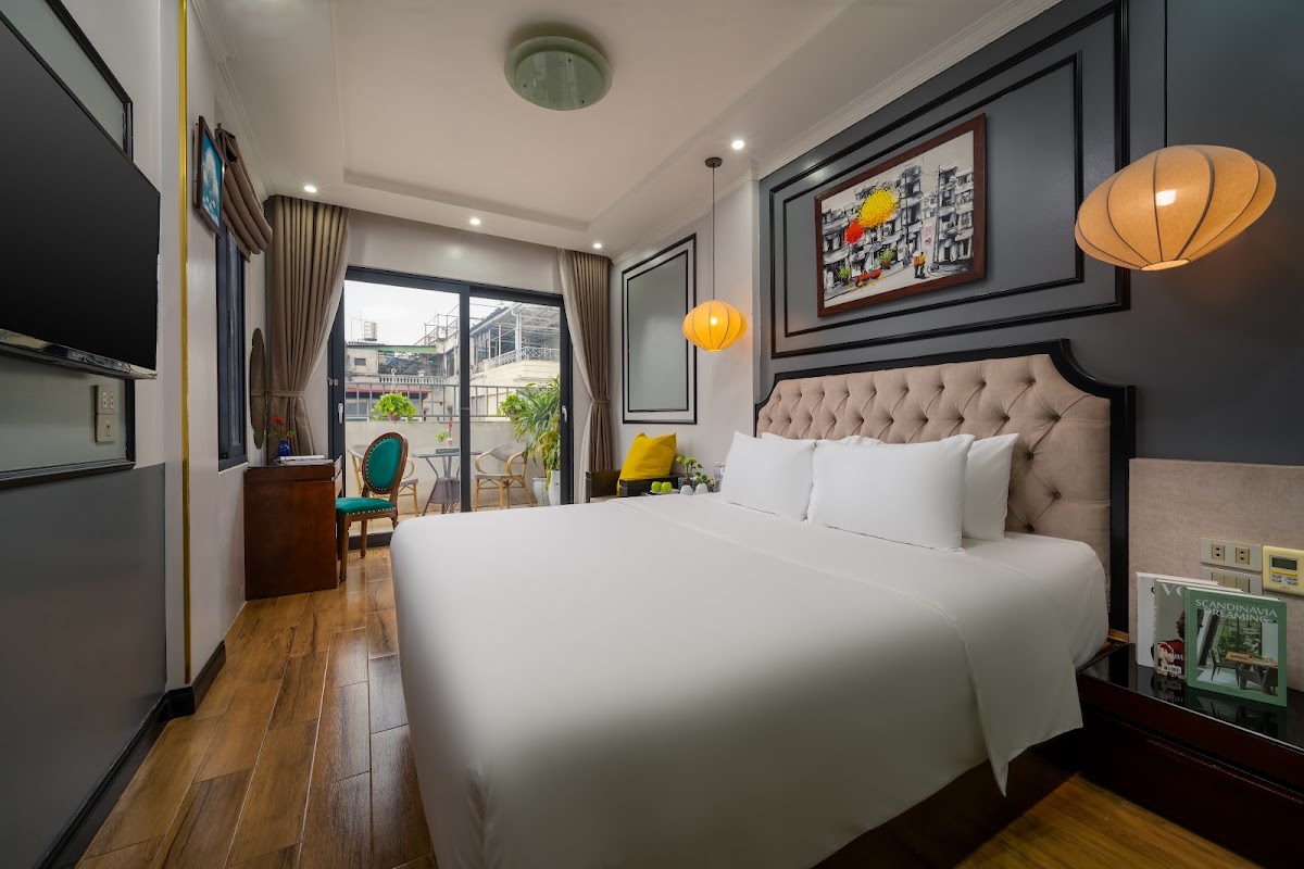 Bella Premier Hotel & Rooftop Skybar