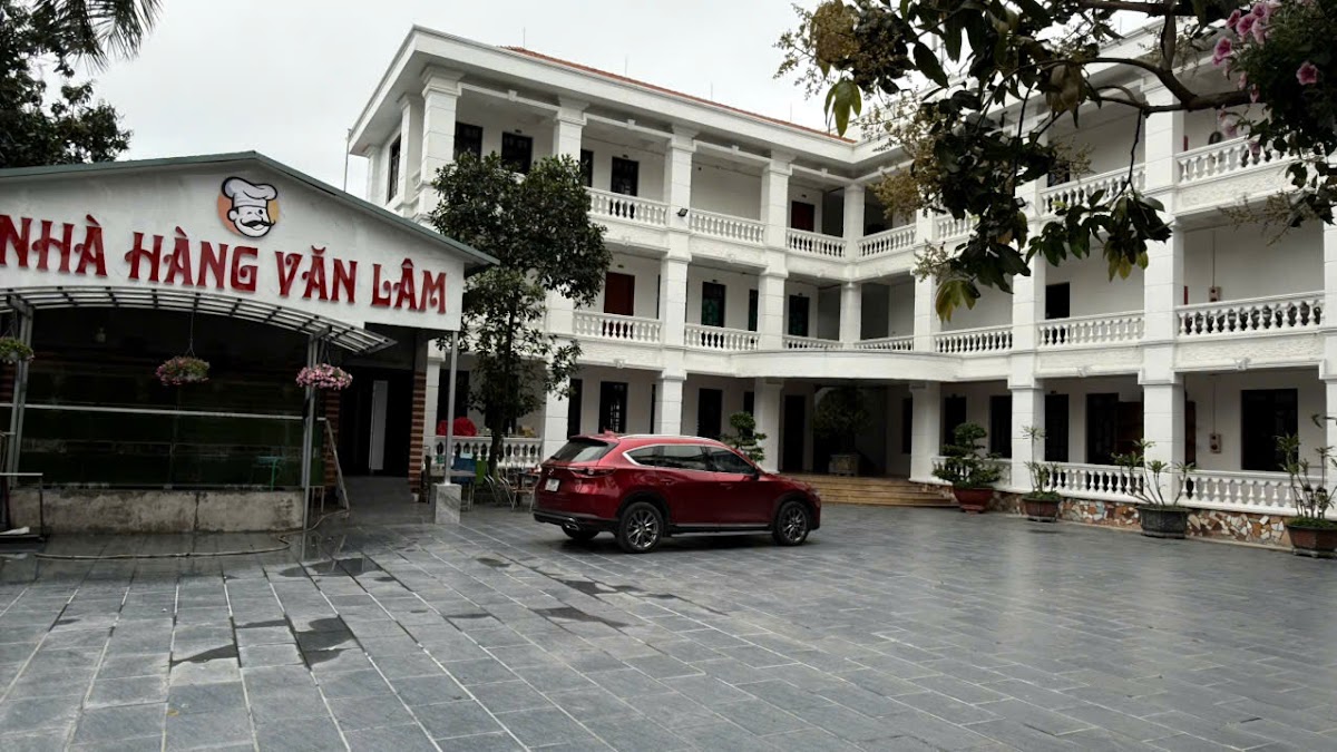 Nhà Hàng Văn Lâm