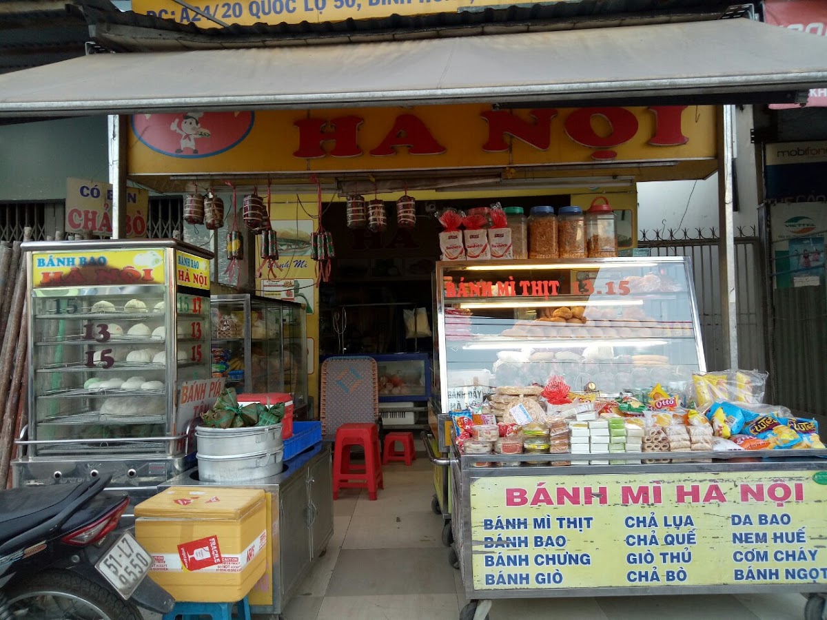 Bánh mì, rửa xe Kiều Oanh