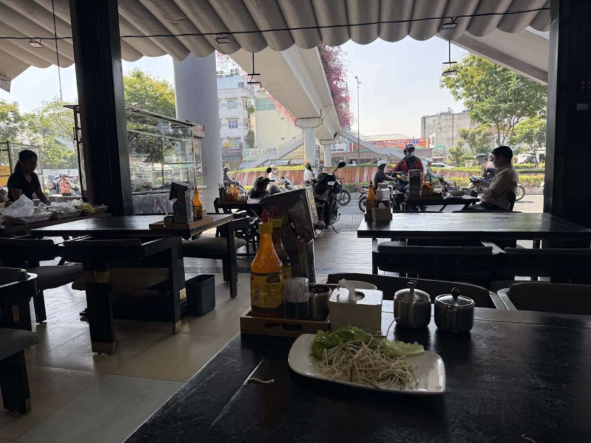 Cơm Tấm YELI