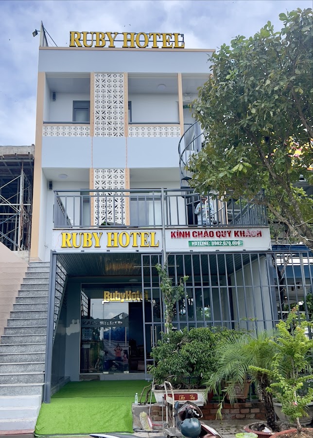 RUBY HOTEL - KHÁCH SẠN NHƠN TRẠCH