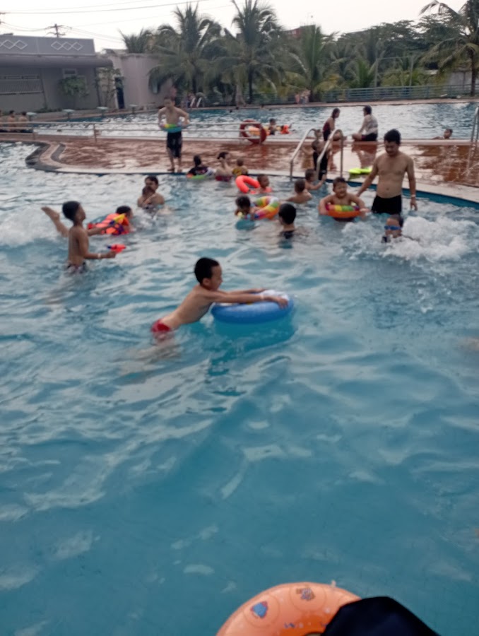 Hồ bơi Sân bóng 434
