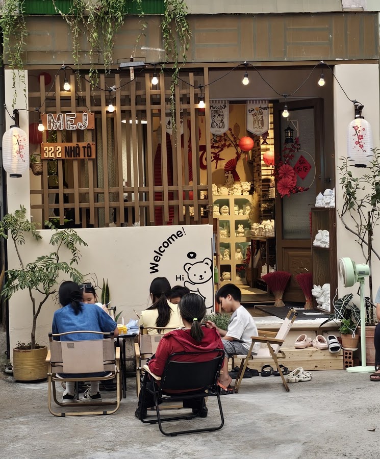 Tiệm tô tượng Mej